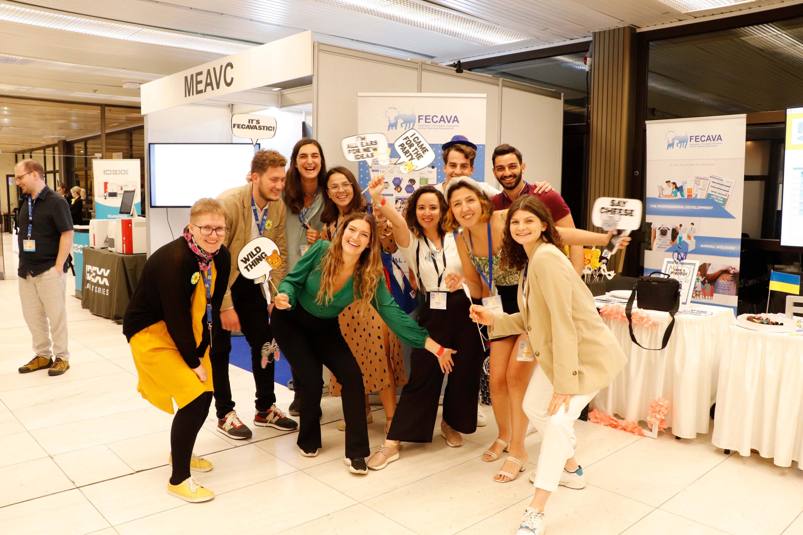 Travel scholarship students presented with souvenir of Prague